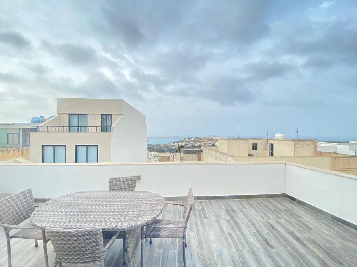 Penthouse "Maltese Scent" Lägenhet Mellieħa Exteriör bild