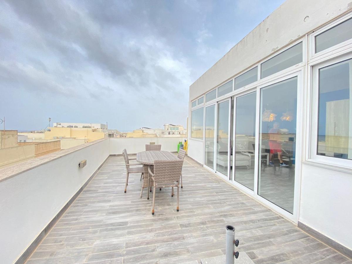 Penthouse "Maltese Scent" Lägenhet Mellieħa Exteriör bild