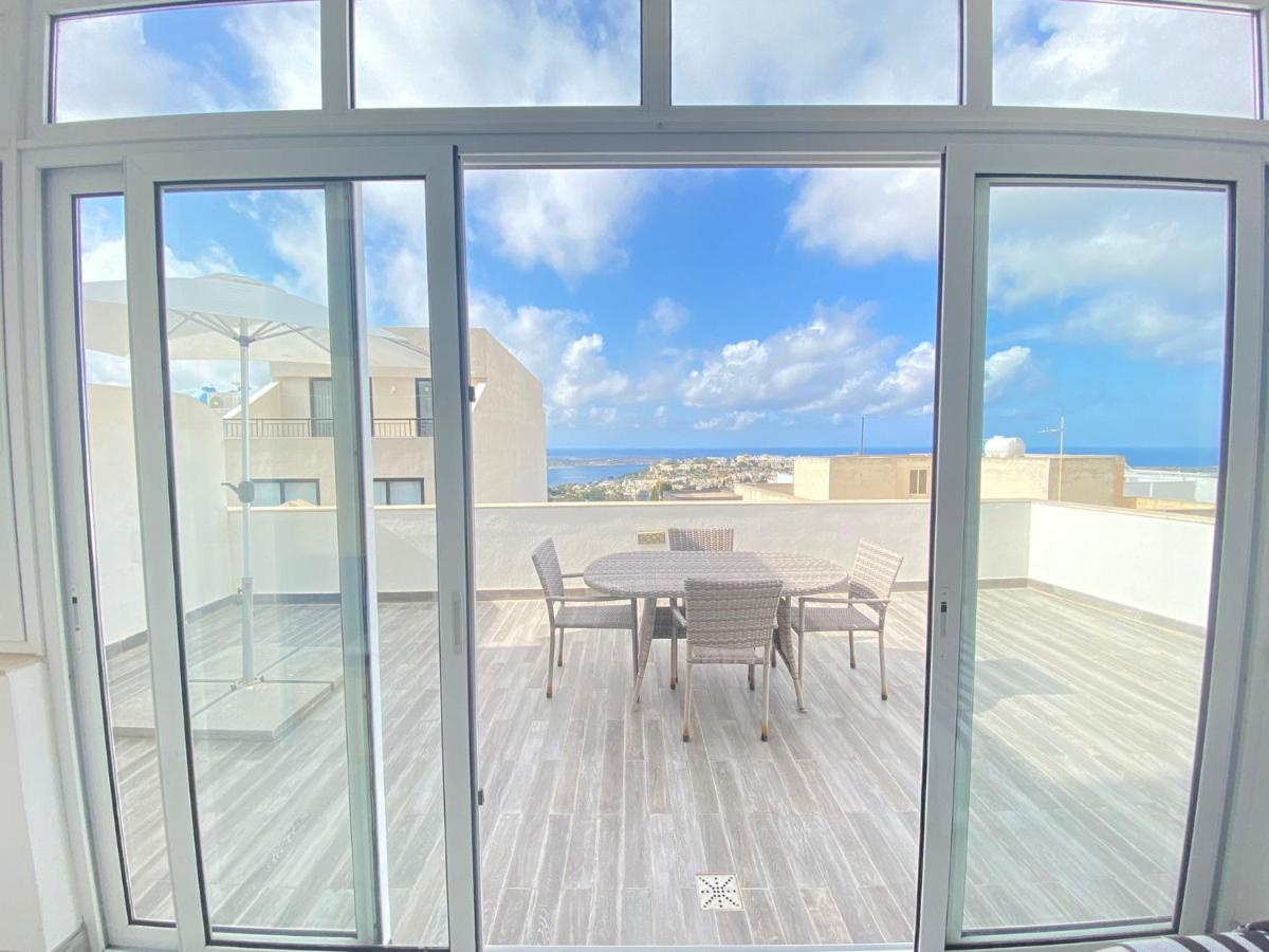 Penthouse "Maltese Scent" Lägenhet Mellieħa Exteriör bild