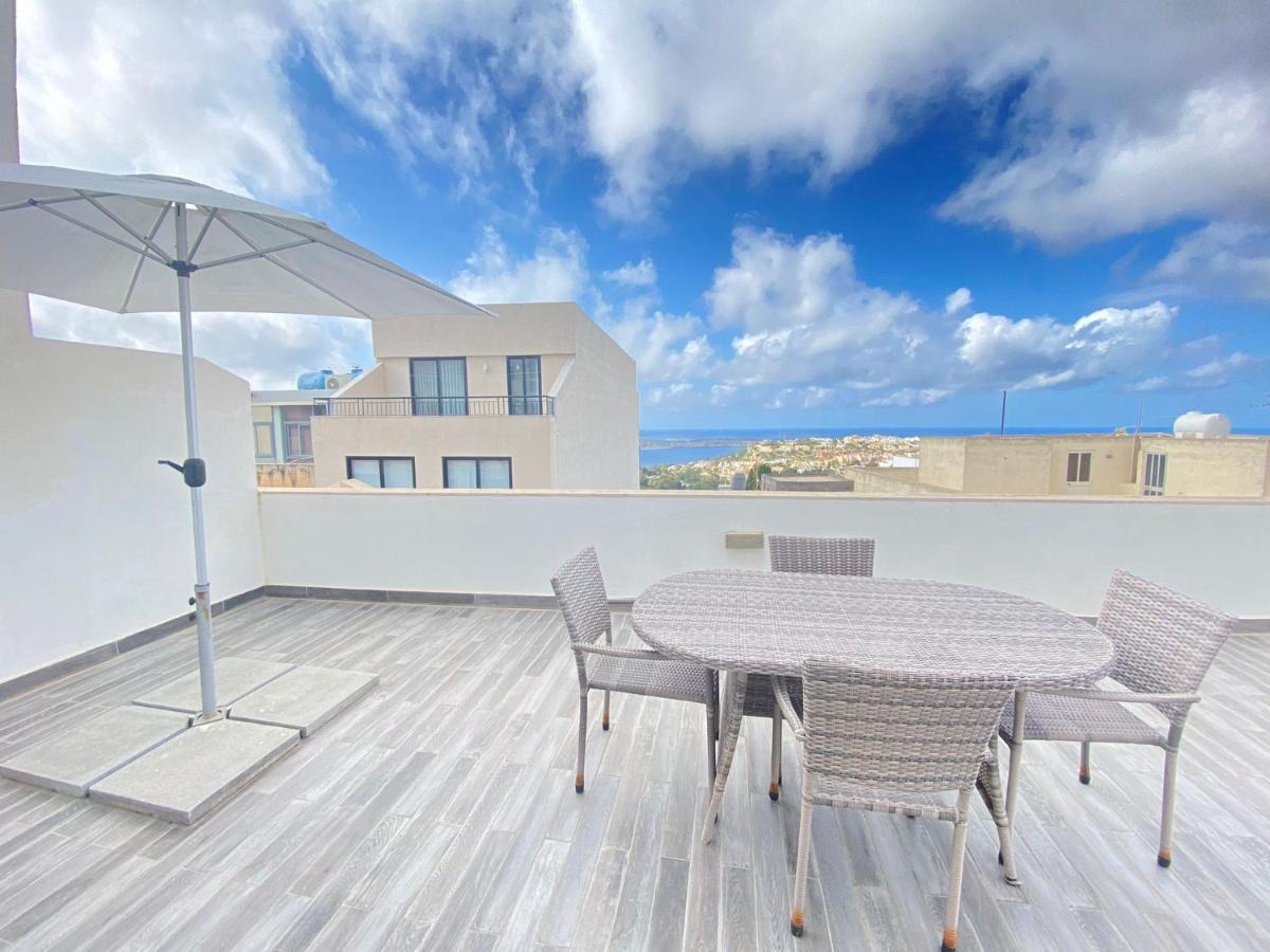 Penthouse "Maltese Scent" Lägenhet Mellieħa Exteriör bild