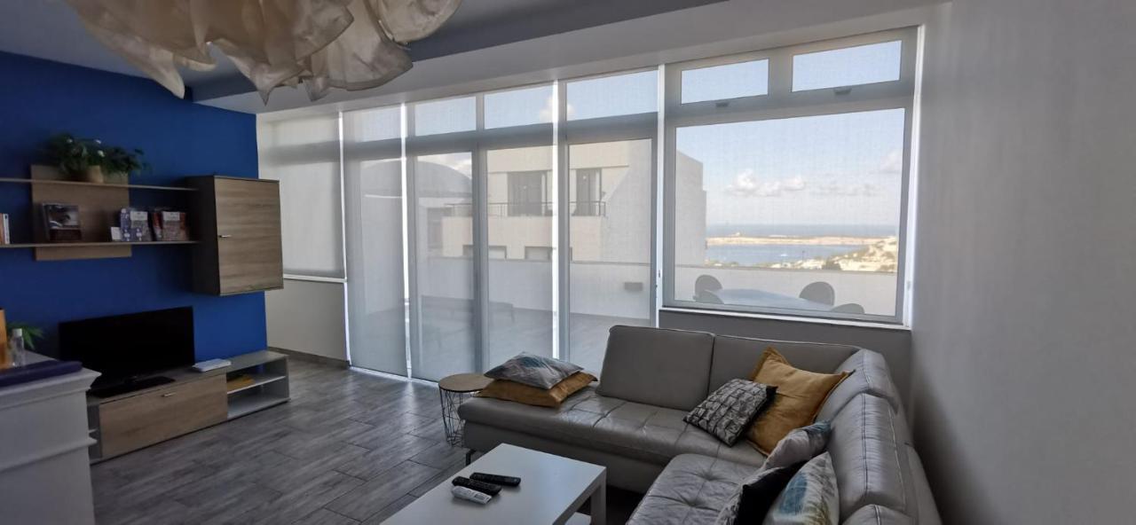 Penthouse "Maltese Scent" Lägenhet Mellieħa Exteriör bild