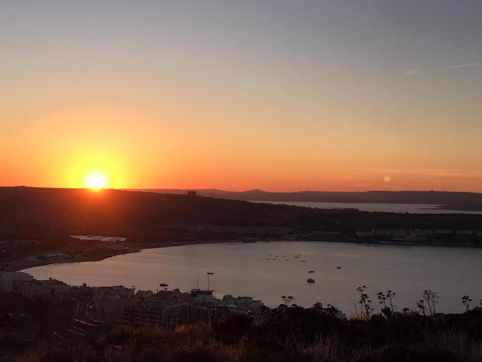 Penthouse "Maltese Scent" Lägenhet Mellieħa Exteriör bild